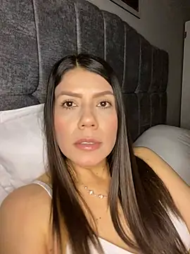 Snapshot of martina_contreras chatting on 03-21-26, 06:07 martina contreras online show from 03-21-26, 06:07