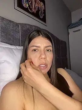 Snapshot of martina_contreras chatting on 04-03-26, 10:08 martina contreras online show from 04-03-26, 10:08
