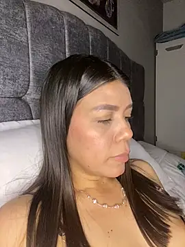 Snapshot of martina_contreras chatting on 04-05-26, 03:15 martina contreras online show from 04-05-26, 03:15