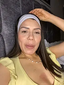 Snapshot of martina_contreras chatting on 04-06-26, 05:08 martina contreras online show from 04-06-26, 05:08