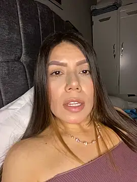 Snapshot of martina_contreras chatting on 04-12-26, 05:12 martina contreras online show from 04-12-26, 05:12