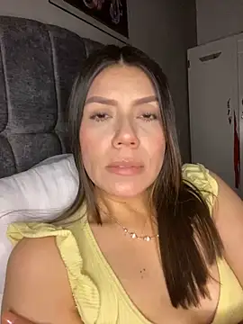 Snapshot of martina_contreras chatting on 04-16-26, 05:08 martina contreras online show from 04-16-26, 05:08