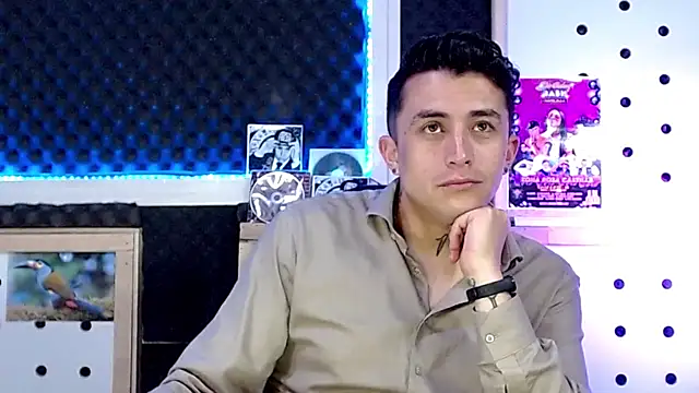 Snapshot of Darko0717 chatting on 01-14-25, 10:34 Darko0717 online show from 01-14-25, 10:34