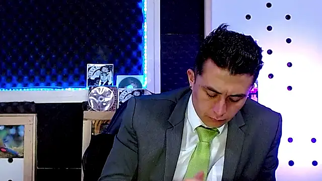 Snapshot of Darko0717 chatting on 01-17-25, 06:23 Darko0717 online show from 01-17-25, 06:23