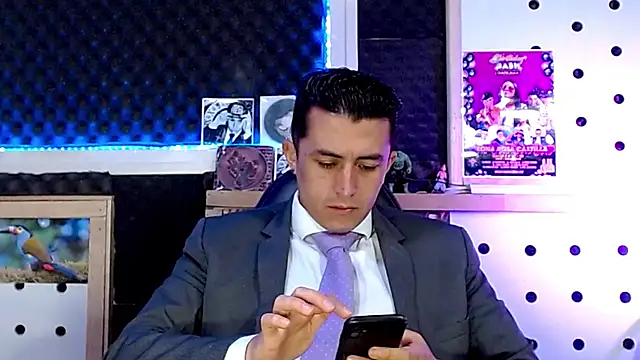 Snapshot of Darko0717 chatting on 01-22-25, 02:03 Darko0717 online show from 01-22-25, 02:03