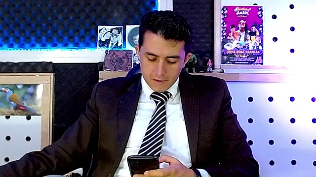 Snapshot of Darko0717 chatting on 01-30-25, 02:58 Darko0717 online show from 01-30-25, 02:58
