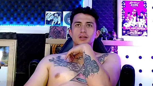 Snapshot of Darko0717 chatting on 02-01-25, 02:37 Darko0717 online show from 02-01-25, 02:37