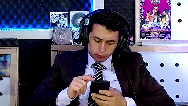Snapshot of Darko0717 chatting on 02-04-25, 05:34 Darko0717 online show from 02-04-25, 05:34