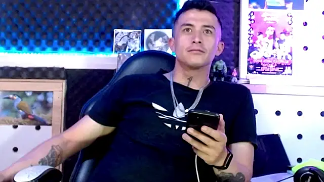 Snapshot of Darko0717 chatting on 02-10-25, 10:51 Darko0717 online show from 02-10-25, 10:51
