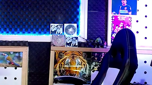 Snapshot of Darko0717 chatting on 02-11-25, 03:40 Darko0717 online show from 02-11-25, 03:40