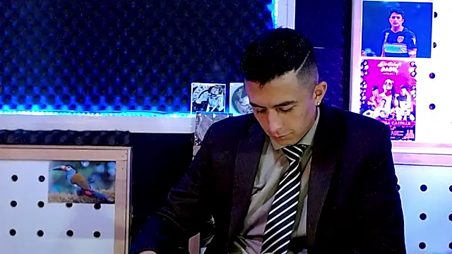 Snapshot of Darko0717 chatting on 02-12-25, 01:37 Darko0717 online show from 02-12-25, 01:37