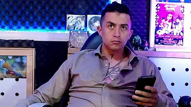 Snapshot of Darko0717 chatting on 02-14-25, 08:37 Darko0717 online show from 02-14-25, 08:37