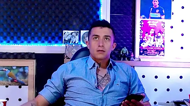 Snapshot of Darko0717 chatting on 02-18-25, 05:42 Darko0717 online show from 02-18-25, 05:42