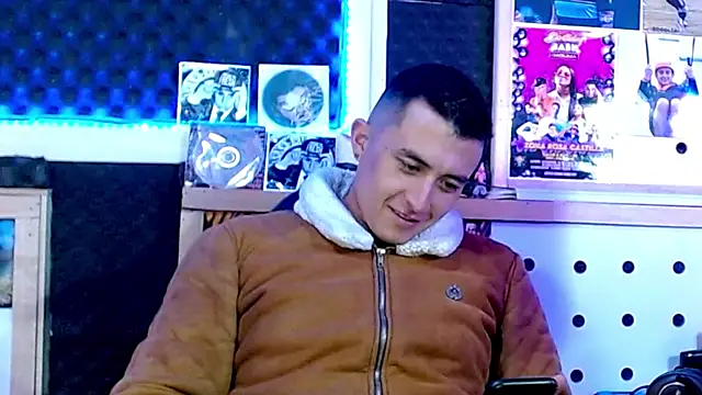 Snapshot of Darko0717 chatting on 03-07-25, 08:44 Darko0717 online show from 03-07-25, 08:44
