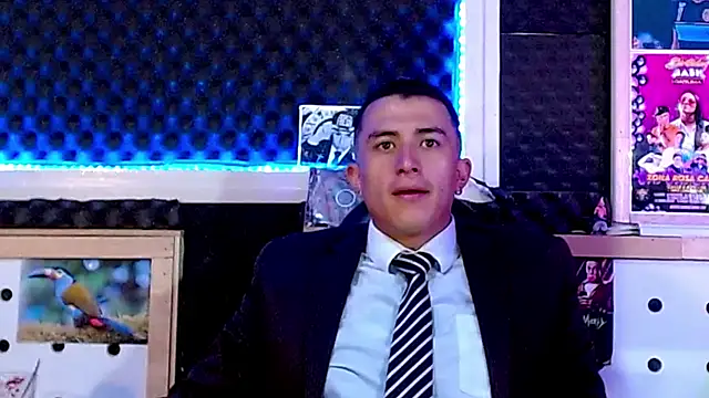 Snapshot of Darko0717 chatting on 03-08-25, 03:45 Darko0717 online show from 03-08-25, 03:45