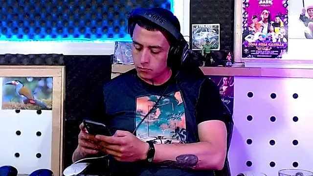 Snapshot of Darko0717 chatting on 03-10-25, 11:27 Darko0717 online show from 03-10-25, 11:27
