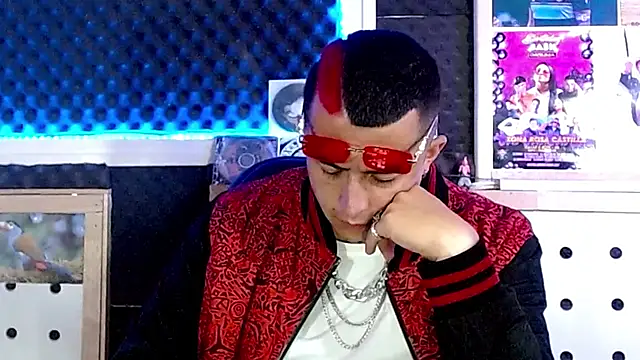 Snapshot of Darko0717 chatting on 03-18-25, 09:10 Darko0717 online show from 03-18-25, 09:10