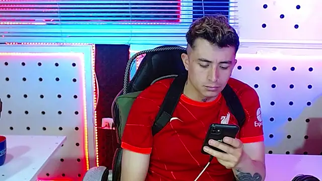 Darko0717 online show from 11-06-25, 12:33