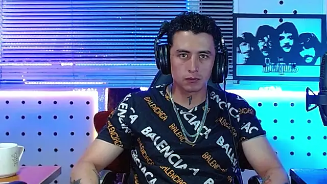 Darko0717 online show from 06-19-26, 01:32
