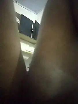 Snapshot of Dudamorena chatting on 11-17-25, 06:35 Dudamorena online show from 11-17-25, 06:35