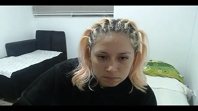 Snapshot of MommyMiaWs chatting on 01-25-25, 02:47 MommyMiaWs online show from 01-25-25, 02:47