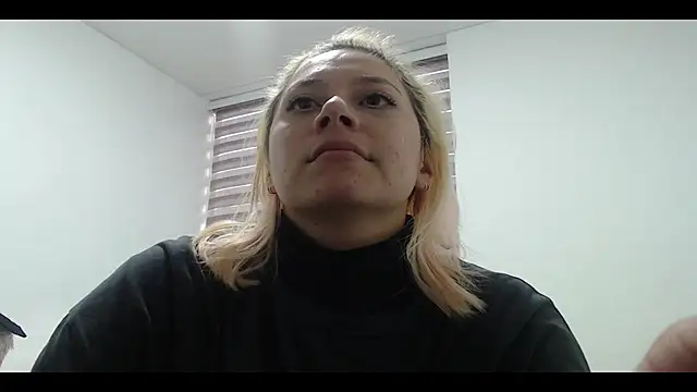 Snapshot of MommyMiaWs chatting on 01-25-25, 10:50 MommyMiaWs online show from 01-25-25, 10:50