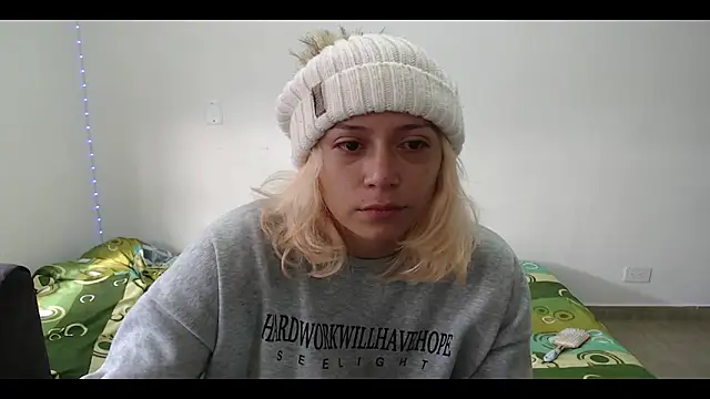 Snapshot of MommyMiaWs chatting on 02-22-25, 01:46 MommyMiaWs online show from 02-22-25, 01:46