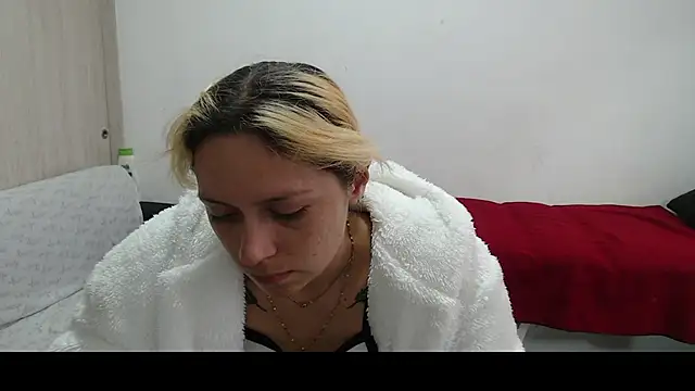 Snapshot of MommyMiaWs chatting on 03-15-25, 06:32 MommyMiaWs online show from 03-15-25, 06:32