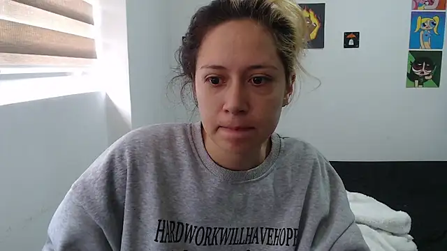 Snapshot of MommyMiaWs chatting on 10-12-25, 02:05 MommyMiaWs online show from 10-12-25, 02:05