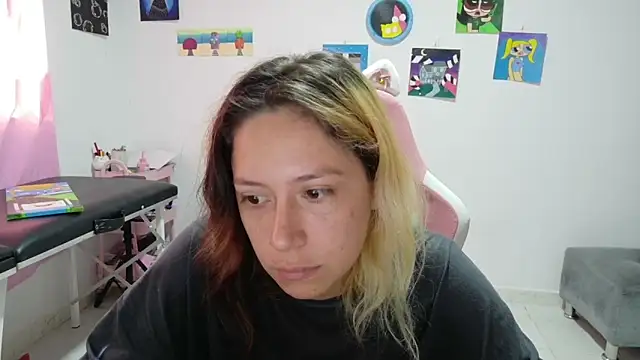 MommyMiaWs online show from 12-17-25, 01:39