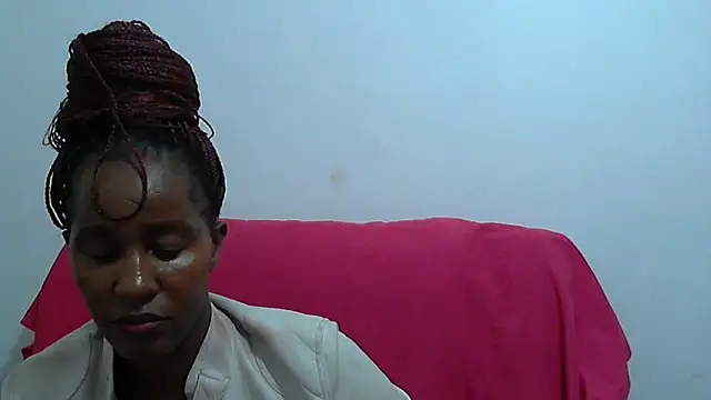 Snapshot of sluttylaura21 chatting on 02-18-25, 04:37 sluttylaura21 online show from 02-18-25, 04:37