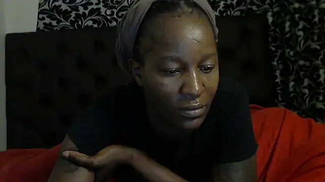 Snapshot of sluttylaura21 chatting on 03-10-25, 03:23 sluttylaura21 online show from 03-10-25, 03:23