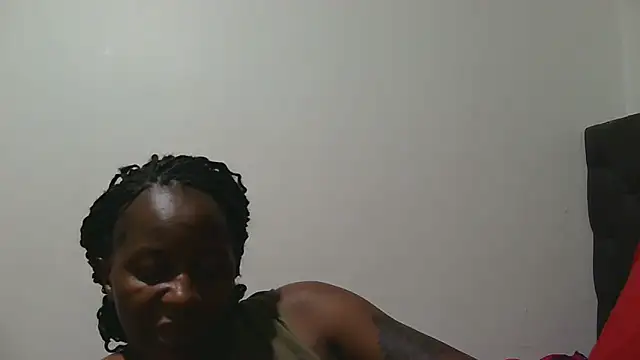 sluttylaura21 online show from 09-28-25, 06:24