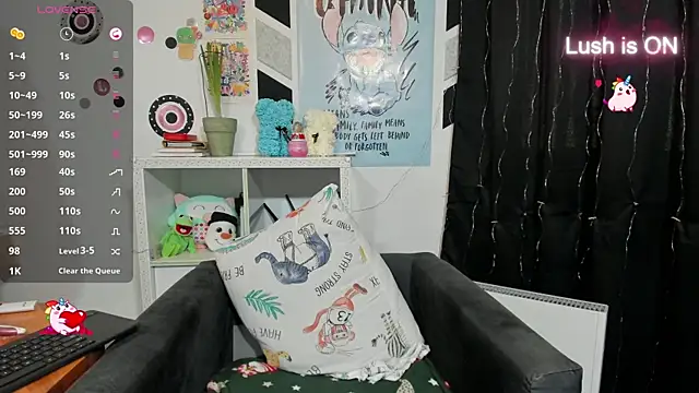 Snapshot of alexysgray chatting on 12-18-24, 02:38 alexysgray online show from 12-18-24, 02:38