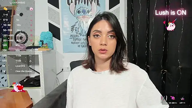 Snapshot of alexysgray chatting on 10-13-25, 05:46 alexysgray online show from 10-13-25, 05:46