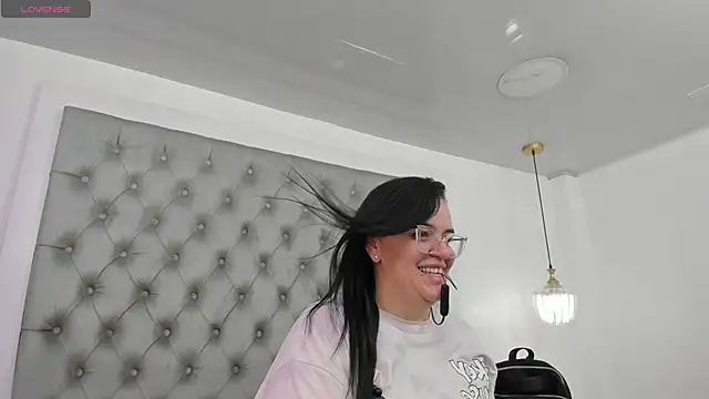 anette cooper online show from 06-19-26, 03:44