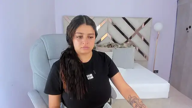 Snapshot of kylie_reyes chatting on 06-30-26, 08:10 kylie reyes online show from 06-30-26, 08:10