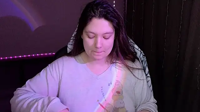 Snapshot of DjennaPalme chatting on 01-10-25, 01:42 DjennaPalme online show from 01-10-25, 01:42