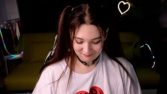 Snapshot of DjennaPalme chatting on 01-25-25, 04:45 DjennaPalme online show from 01-25-25, 04:45
