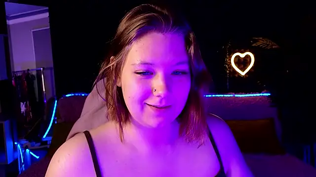 Snapshot of DjennaPalme chatting on 09-29-25, 01:44 DjennaPalme online show from 09-29-25, 01:44