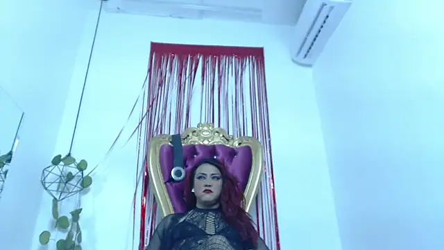 Amyredqueen  online show from 02-18-25, 05:21