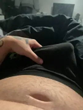 Snapshot of spritzerboy23 chatting on 12-18-25, 11:22 spritzerboy23 online show from 12-18-25, 11:22