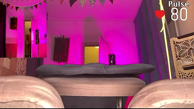 Snapshot of Farmer_James chatting on 03-22-26, 04:21 Farmer James online show from 03-22-26, 04:21