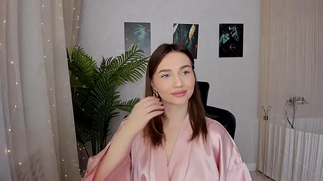 GracefulLook online show from 02-24-25, 03:44