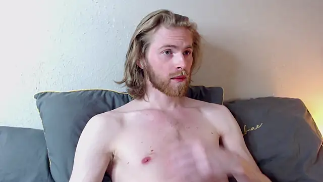 Snapshot of Damien_Bi chatting on 12-17-24, 06:31 Damien Bi online show from 12-17-24, 06:31