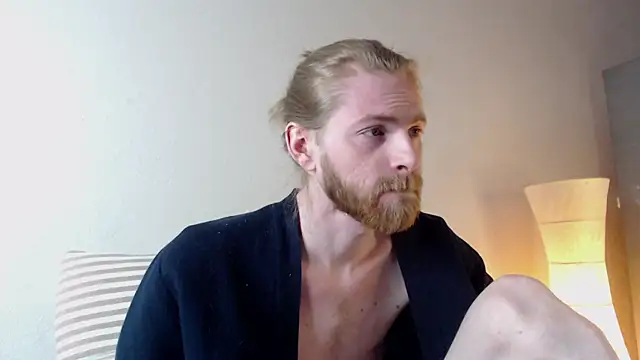 Snapshot of Damien_Bi chatting on 02-26-25, 04:58 Damien Bi online show from 02-26-25, 04:58