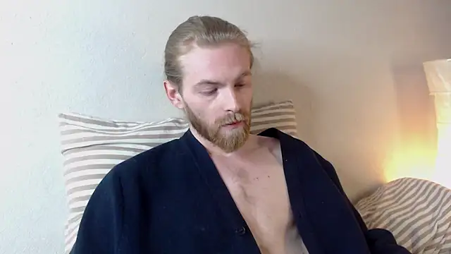 Snapshot of Damien_Bi chatting on 02-28-25, 01:15 Damien Bi online show from 02-28-25, 01:15