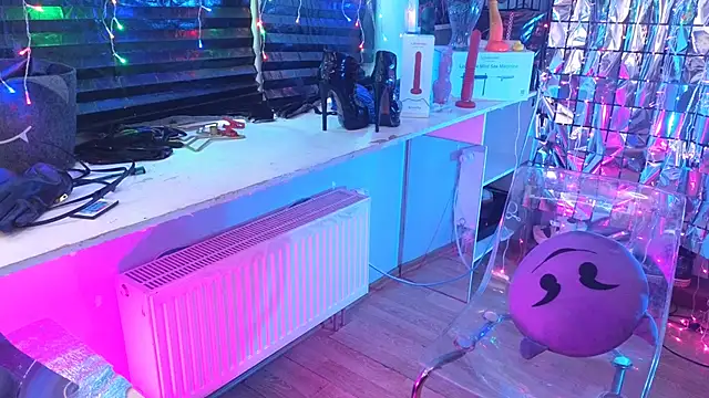 wickedxqueen online show from 03-02-25, 05:44