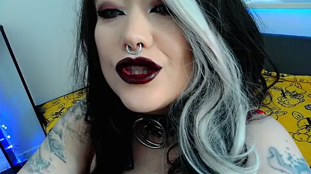 Snapshot of wickedxqueen chatting on 04-22-26, 04:26 wickedxqueen online show from 04-22-26, 04:26
