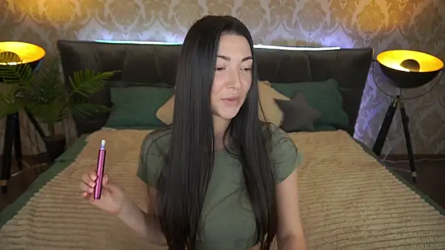 Snapshot of EmilyHalls chatting on 02-04-25, 09:49 EmilyHalls online show from 02-04-25, 09:49